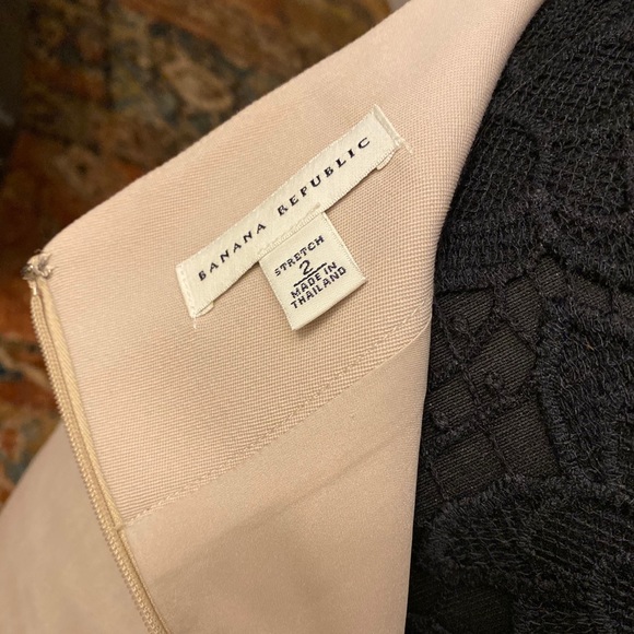 Banana Republic Skirt - Khaki, Size 2 - Picture 6 of 7